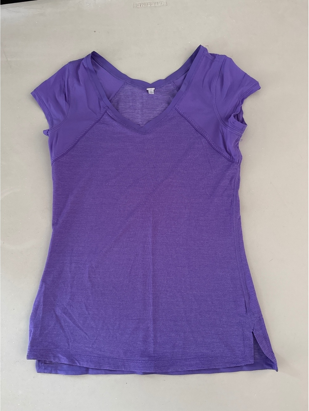 Lululemon women’s short sleeve shirt, size 2